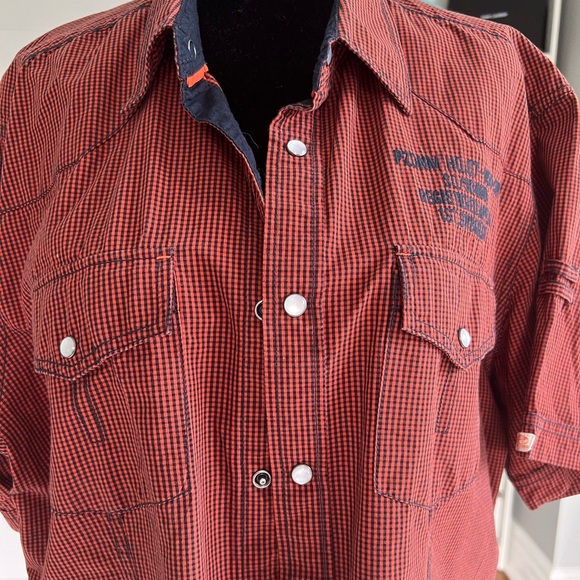 Pointe Zero Button Up Shirt - Picture 2 of 6